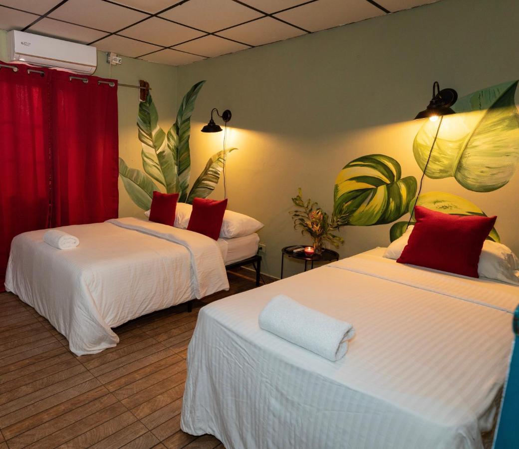 Hostal & Cafe Travelers Santiago Ngoại thất bức ảnh